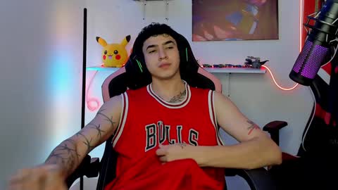 Snapshot of naranjo_seb chatting on January 22, 8:18 am sebastian online show from January 22, 8:18 am