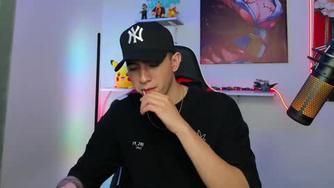 Snapshot of naranjo_seb chatting on January 23, 4:30 am sebastian online show from January 23, 4:30 am