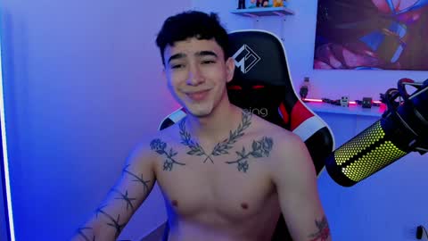 Snapshot of naranjo_seb chatting on February 6, 4:10 am sebastian online show from February 6, 4:10 am