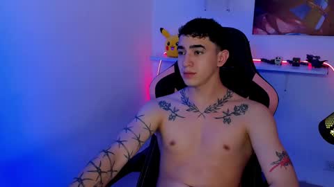 Snapshot of naranjo_seb chatting on February 19, 3:39 am sebastian online show from February 19, 3:39 am