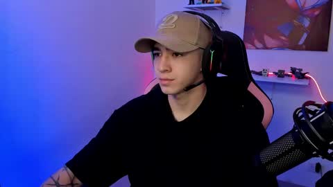 Snapshot of naranjo_seb chatting on February 20, 5:07 pm sebastian online show from February 20, 5:07 pm