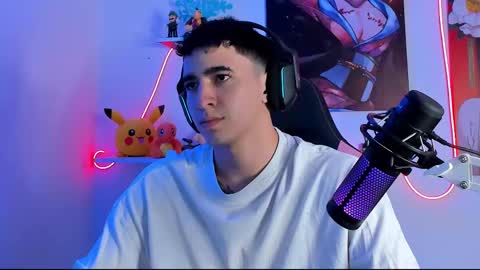 Snapshot of naranjo_seb chatting on March 11, 5:27 am sebastian online show from March 11, 5:27 am