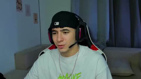 Snapshot of naranjo_seb chatting on September 9, 5:40 am sebastian online show from September 9, 5:40 am