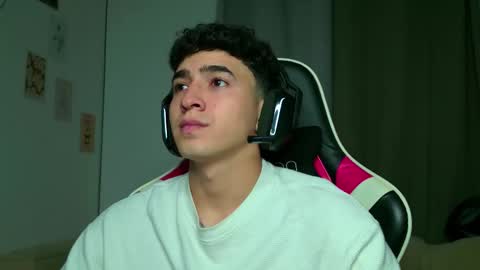 Snapshot of naranjo_seb chatting on October 1, 4:18 am sebastian online show from October 1, 4:18 am