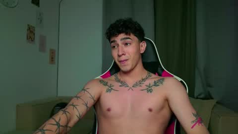 Snapshot of naranjo_seb chatting on October 4, 5:38 am sebastian online show from October 4, 5:38 am