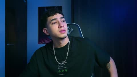 Snapshot of naranjo_seb chatting on October 31, 10:27 am sebastian online show from October 31, 10:27 am