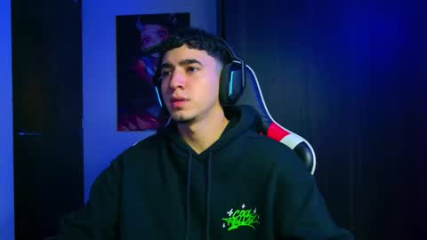 Snapshot of naranjo_seb chatting on November 5, 3:23 pm sebastian online show from November 5, 3:23 pm