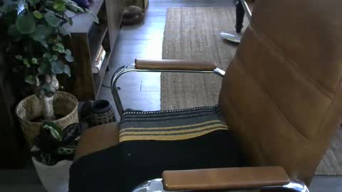 Snapshot of nareth338 chatting on March 9, 8:02 pm nareth338 online show from March 9, 8:02 pm