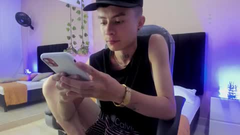 Nascary Fox online show from November 4, 8:30 pm