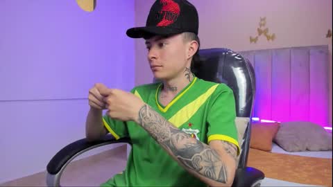 Nascary Fox online show from February 5, 8:02 pm