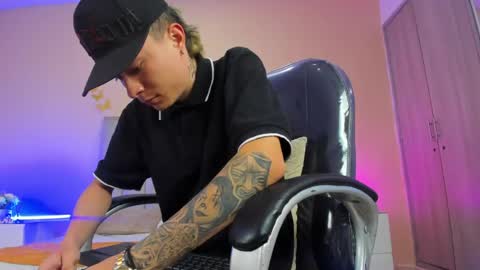 Nascary Fox online show from April 29, 5:30 pm