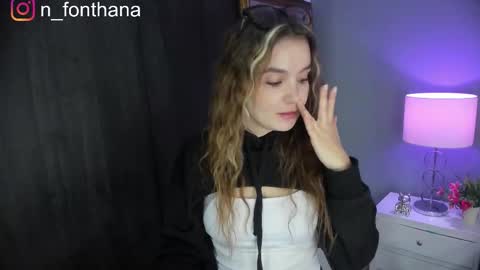 Nashly Fontana online show from December 1, 1:38 pm