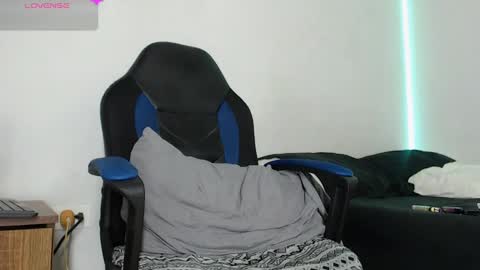 Snapshot of nassh_18 chatting on January 17, 12:31 am nassh_18 online show from January 17, 12:31 am
