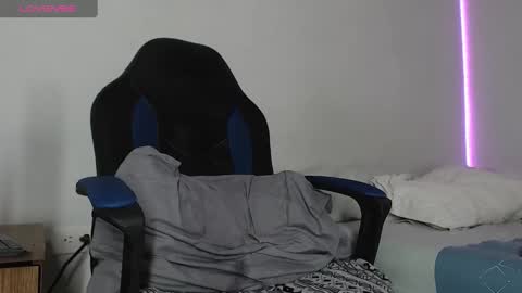 Snapshot of nassh_18 chatting on February 1, 10:02 pm nassh_18 online show from February 1, 10:02 pm