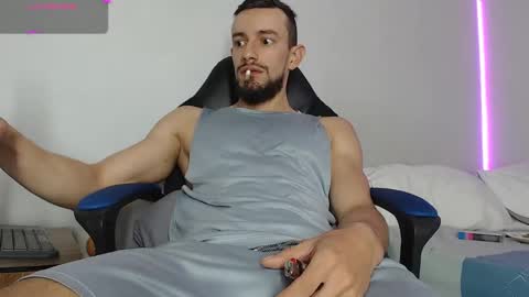 Snapshot of nassh_18 chatting on February 9, 12:30 pm nassh_18 online show from February 9, 12:30 pm