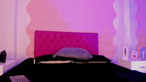 Snapshot of nastasha_nasty1 chatting on November 6, 8:32 pm Maira online show from November 6, 8:32 pm