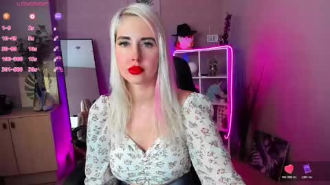 Snapshot of nastasya_cute chatting on May 11, 1:33 am Nastya online show from May 11, 1:33 am