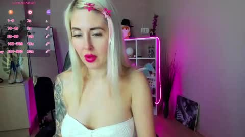 Snapshot of nastasya_cute chatting on May 28, 1:47 am Nastya online show from May 28, 1:47 am