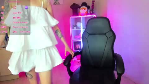 Snapshot of nastasya_cute chatting on June 5, 1:45 am Nastya online show from June 5, 1:45 am