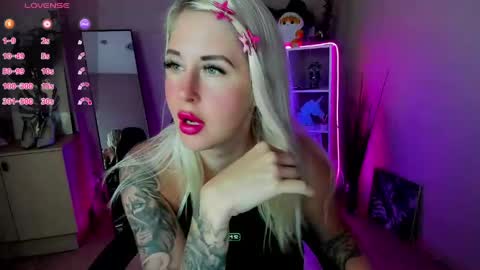 Snapshot of nastasya_cute chatting on June 8, 1:28 am Nastya online show from June 8, 1:28 am