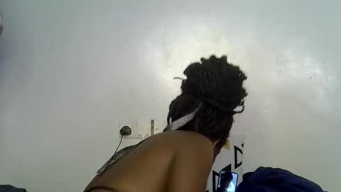 Snapshot of nasti_petite chatting on February 23, 12:30 am nasti_petite online show from February 23, 12:30 am