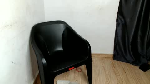 Snapshot of nasty_creamypussyy chatting on March 7, 8:11 am Mila online show from March 7, 8:11 am