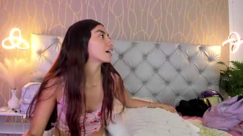 Snapshot of natalhy_ chatting on June 10, 6:07 pm natalia online show from June 10, 6:07 pm