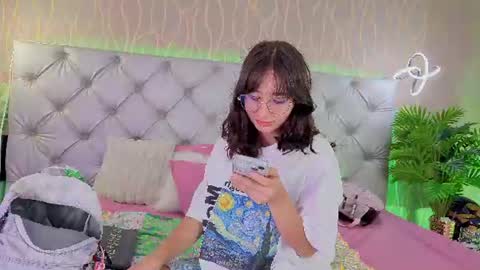 Snapshot of natalhy_ chatting on July 16, 7:53 pm natalia online show from July 16, 7:53 pm