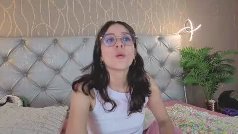 Snapshot of natalhy_ chatting on July 28, 8:12 pm natalia online show from July 28, 8:12 pm