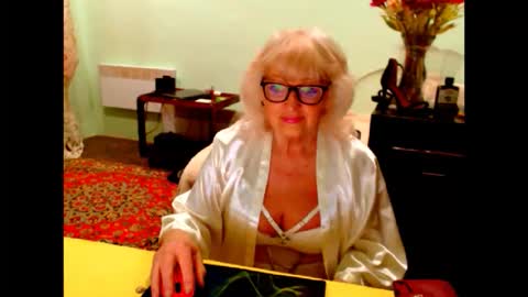 natali online show from May 7, 2:17 am