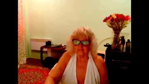 natali online show from May 8, 3:17 pm