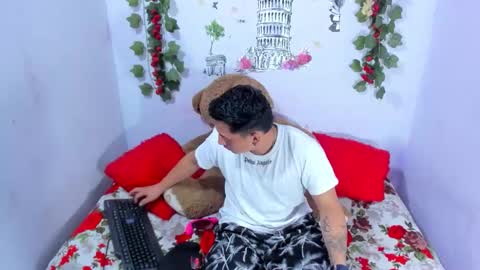 Snapshot of nataliaandjulliam chatting on November 24, 4:56 am nataliaandjulliam online show from November 24, 4:56 am