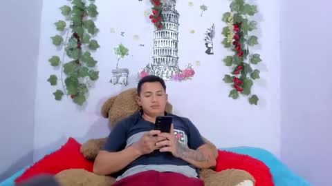 nataliaandjulliam online show from January 13, 3:56 am