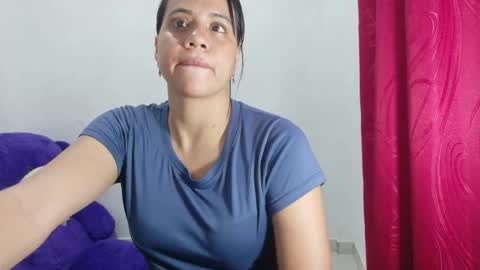 Snapshot of nataliavela chatting on April 17, 2:25 am nataliavela online show from April 17, 2:25 am
