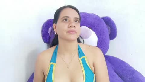 Snapshot of nataliavela chatting on April 21, 3:50 pm nataliavela online show from April 21, 3:50 pm