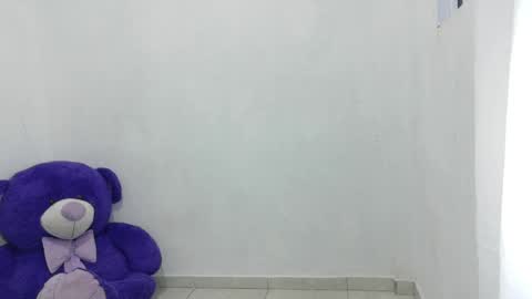 Snapshot of nataliavela chatting on May 17, 11:01 pm nataliavela online show from May 17, 11:01 pm