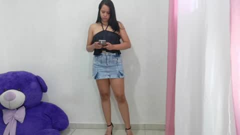 Snapshot of nataliavela chatting on May 28, 10:18 pm nataliavela online show from May 28, 10:18 pm
