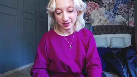 Natalie online show from December 17, 7:40 am