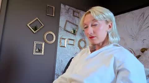 Natalie online show from June 18, 1:59 pm