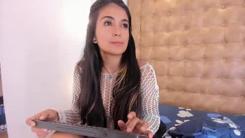 Snapshot of natalie_garciia chatting on July 31, 7:02 pm online show from July 31, 7:02 pm