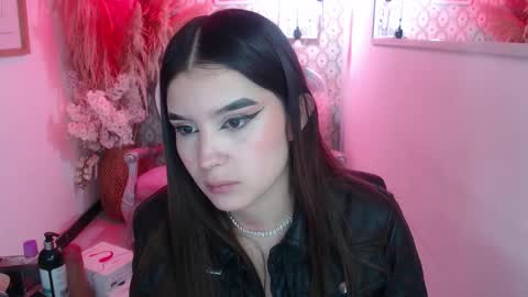 Snapshot of natalie_loffreda chatting on November 8, 8:07 pm natalie online show from November 8, 8:07 pm