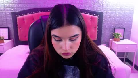 Snapshot of natalie_loffreda chatting on November 26, 3:18 am natalie online show from November 26, 3:18 am