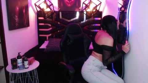 natalie  online show from May 5, 8:28 pm