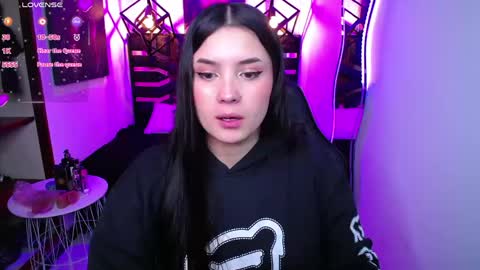 natalie  online show from June 1, 8:10 pm