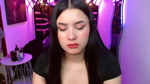 natalie  online show from June 3, 8:25 pm