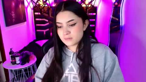 natalie  online show from June 9, 8:09 pm
