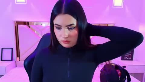 natalie  online show from July 18, 7:50 pm