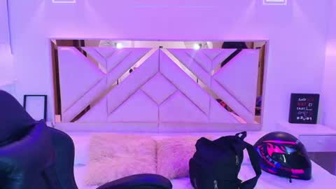 natalie  online show from July 31, 8:08 pm