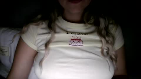 Snapshot of nataliexo111 chatting on October 3, 9:23 pm Natali online show from October 3, 9:23 pm