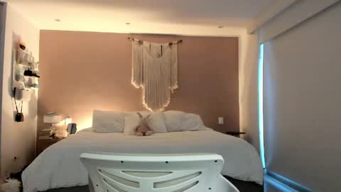 Snapshot of nataly_05 chatting on May 11, 10:29 pm anatalybee online show from May 11, 10:29 pm